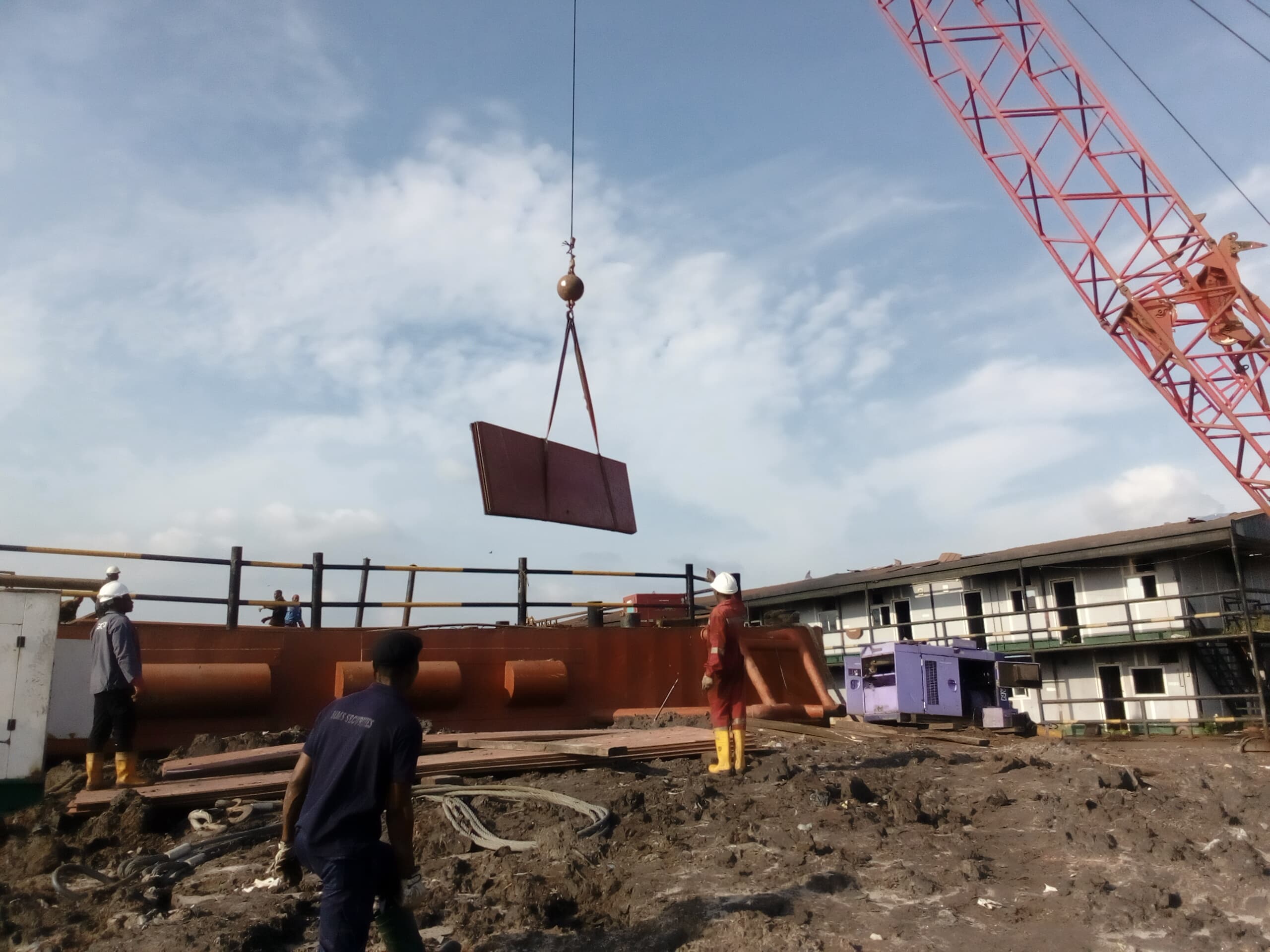 5,000-Ton Barge General Maintenance photo 2